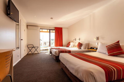 Beachfront Bicheno - Kempsey Accommodation 26