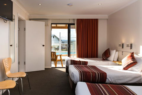 Beachfront Bicheno - Kempsey Accommodation 30