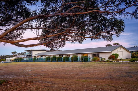 Beachfront Bicheno - Kempsey Accommodation 40
