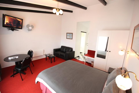 The Fox And Hounds Historic Hotel - Kempsey Accommodation 34