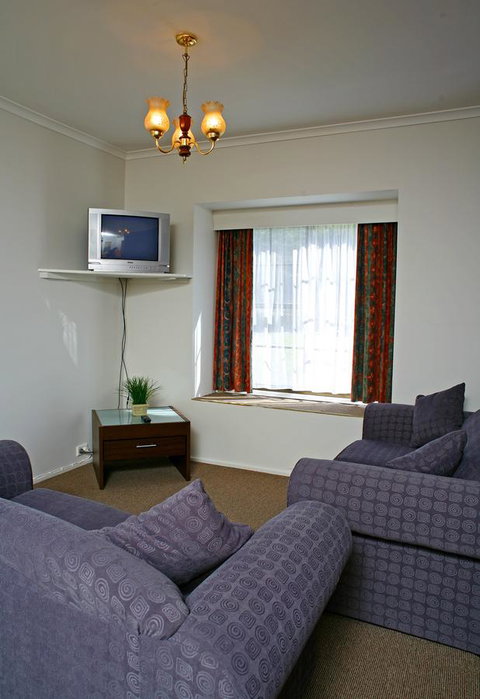 The Fox And Hounds Historic Hotel - Kempsey Accommodation 24
