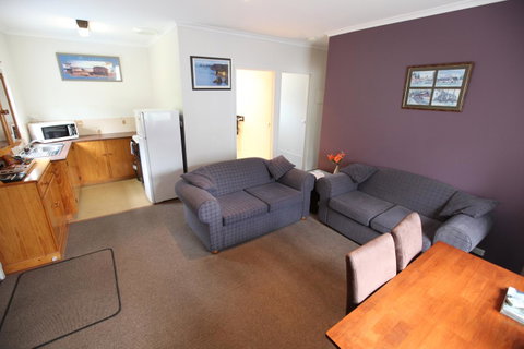 The Fox And Hounds Historic Hotel - Kempsey Accommodation 18