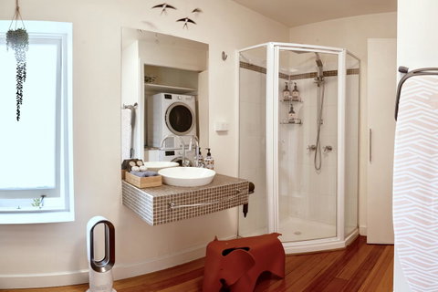 Lotus Gogh Apartment - Kempsey Accommodation 24