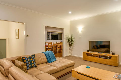 City Lights - Kempsey Accommodation 6