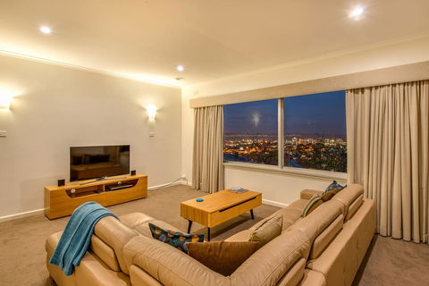 City Lights - Kempsey Accommodation 1