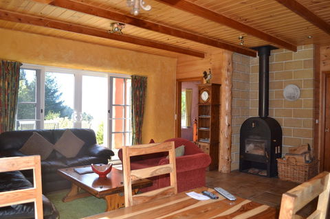 Whispering Spirit Holiday Cottages & Mini Ponies - Kempsey Accommodation 10