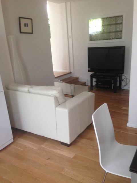 Hobart Colonial Apartment - Kempsey Accommodation 6