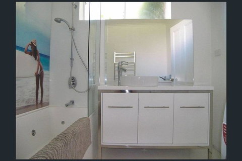 Hobart Colonial Apartment - Kempsey Accommodation 2