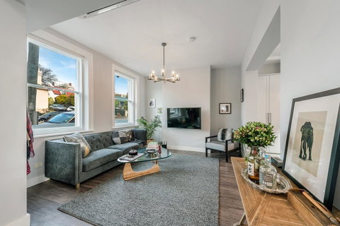 City Retreat Hobart - Kempsey Accommodation 0