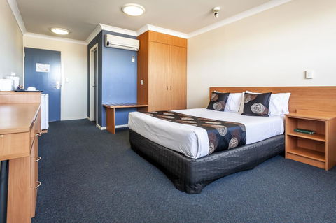 Black Buffalo - Kempsey Accommodation 9