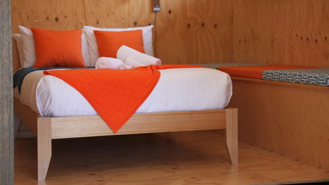BAY OF FIRES ECO HUT Off Grid Experience At Binalong Bay - Kempsey Accommodation 3