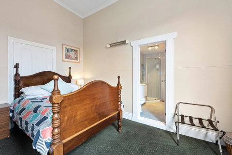 Empire Hotel Queenstown - Kempsey Accommodation 1