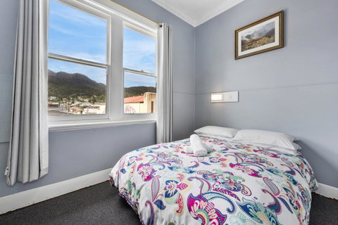 Empire Hotel Queenstown - Kempsey Accommodation 7