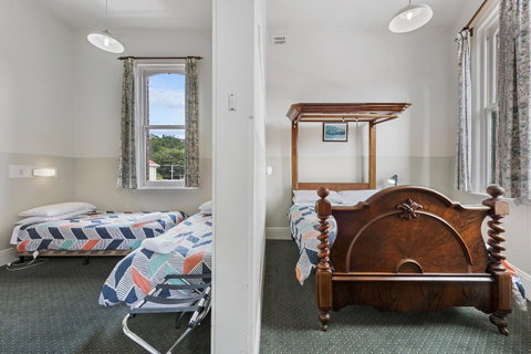 Empire Hotel Queenstown - Kempsey Accommodation 11