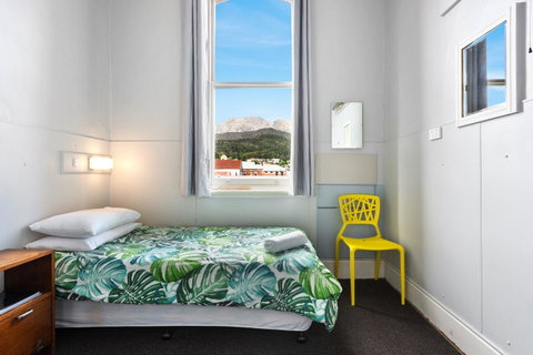 Empire Hotel Queenstown - Kempsey Accommodation 8
