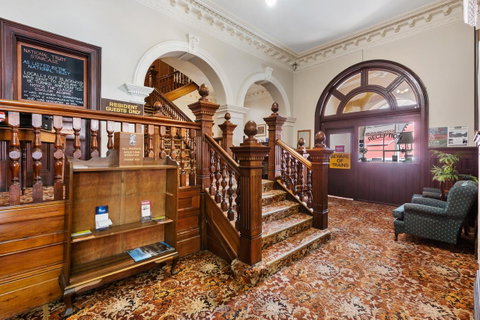 Empire Hotel Queenstown - Kempsey Accommodation 3