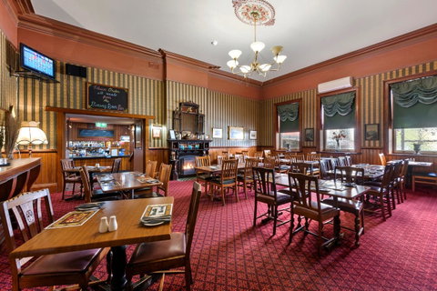 Empire Hotel Queenstown - Kempsey Accommodation 16