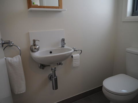 GRANITE BEACH HOUSE @ Bay Of Fires - Kempsey Accommodation 13