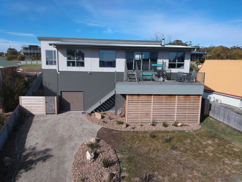 GRANITE BEACH HOUSE @ Bay Of Fires - Kempsey Accommodation 1