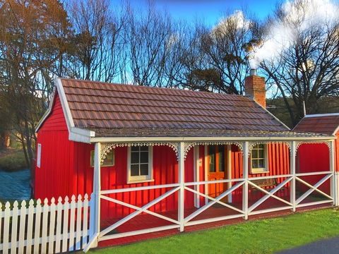 Platypus Playground Riverside Cottage - Kempsey Accommodation 0
