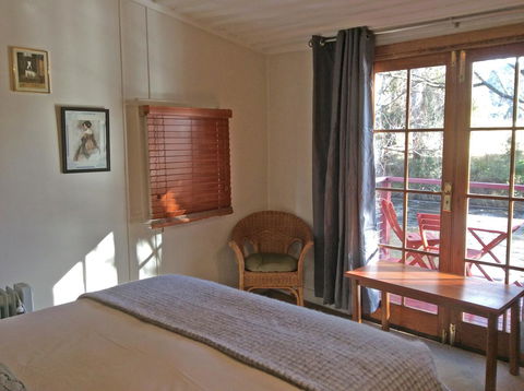 Platypus Playground Riverside Cottage - Kempsey Accommodation 2