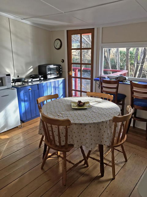Platypus Playground Riverside Cottage - Kempsey Accommodation 9