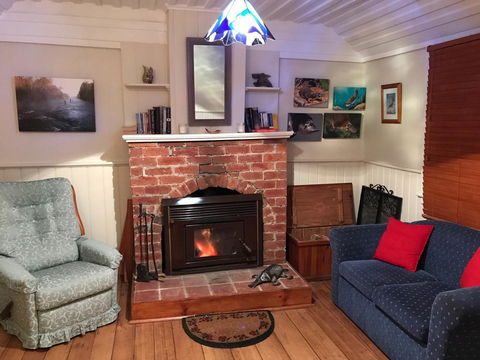 Platypus Playground Riverside Cottage - Kempsey Accommodation 4