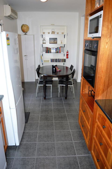 Lyttleton Cottage - Kempsey Accommodation 17