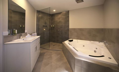 Boathouse Resort Studios And Suites - Kempsey Accommodation 17