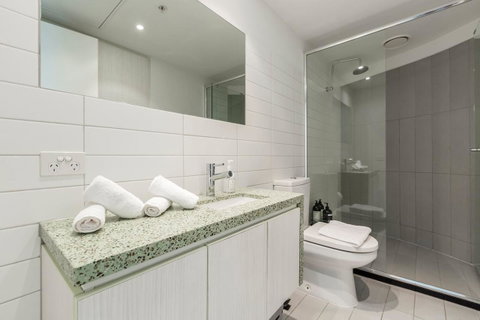 2Bedroom Apartment With Views In Docklands Next To CBD & Marvel Stadium - Kempsey Accommodation 13
