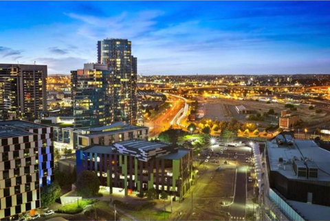 2Bedroom Apartment With Views In Docklands Next To CBD & Marvel Stadium - Kempsey Accommodation 21