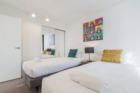 2Bedroom Apartment With Views In Docklands Next To CBD & Marvel Stadium - Kempsey Accommodation 11