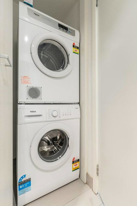2Bedroom Apartment With Views In Docklands Next To CBD & Marvel Stadium - Kempsey Accommodation 7