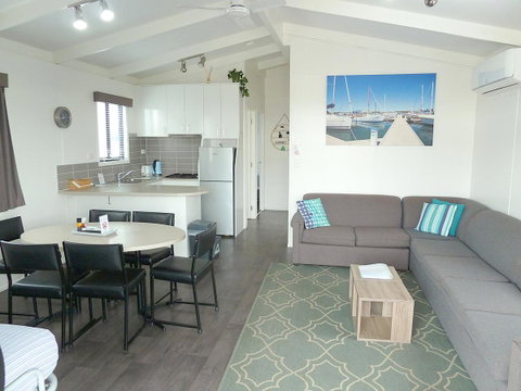 Apollo Bay Waterfront Motor Inn - Kempsey Accommodation 17