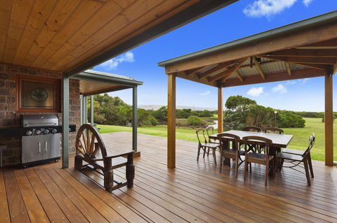 Apollo Bay Cottages - Kempsey Accommodation 4