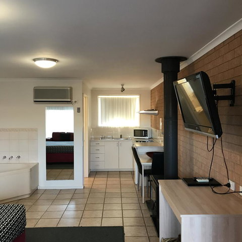 Beachcomber Motel & Apartments - Kempsey Accommodation 5