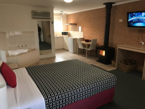 Beachcomber Motel & Apartments - Kempsey Accommodation 2