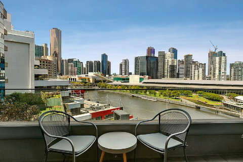 Melbourne Holiday Apartments Flinders Wharf - Kempsey Accommodation 2