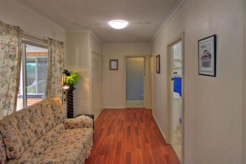 Jacaranda House - Kempsey Accommodation 5