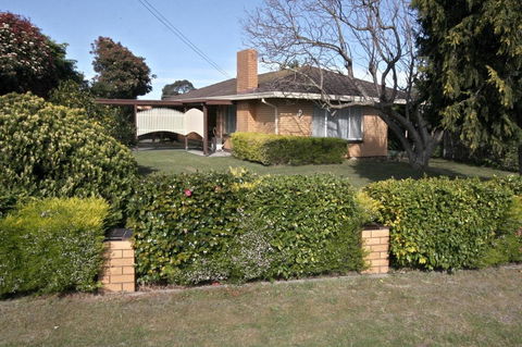 Jacaranda House - Kempsey Accommodation 0
