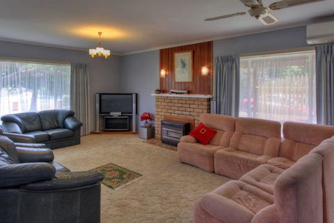 Jacaranda House - Kempsey Accommodation 1