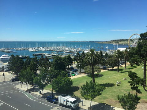 Geelong Waterfront Penthouse Apartment - Kempsey Accommodation 2
