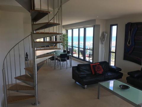 Geelong Waterfront Penthouse Apartment - Kempsey Accommodation 4