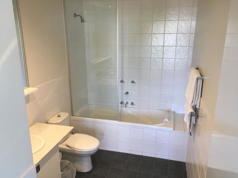 Geelong Waterfront Penthouse Apartment - Kempsey Accommodation 15