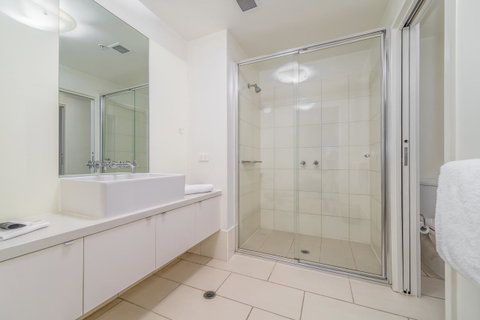 Waterfront Melbourne Apartments - Kempsey Accommodation 32