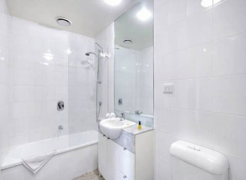 3BR Apartment At Victoria Tower Southbank - Kempsey Accommodation 13