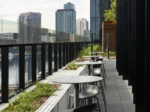 Vibe Hotel Melbourne Docklands - Kempsey Accommodation 21