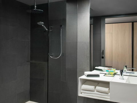Vibe Hotel Melbourne Docklands - Kempsey Accommodation 16