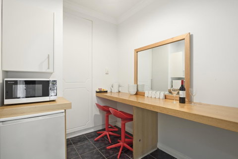 The International Motel Apollo Bay - Kempsey Accommodation 12