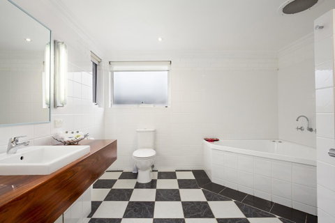 The International Motel Apollo Bay - Kempsey Accommodation 17